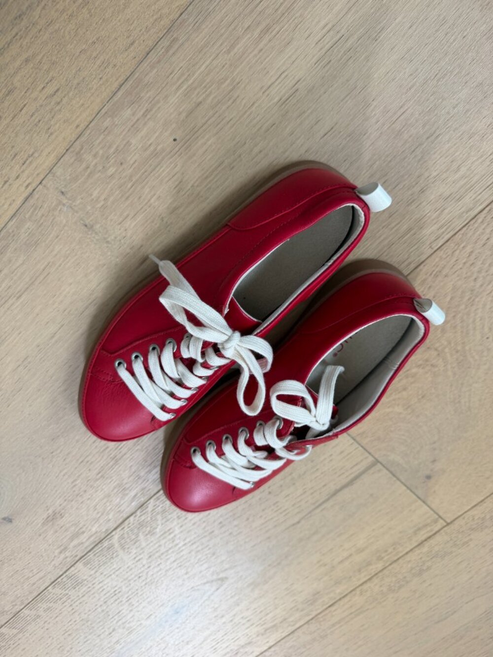 Vionic Winny Sneakers - Picture 2 of 3